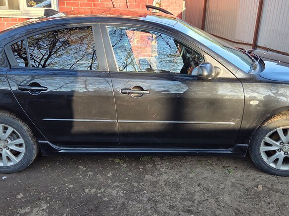 2007 Mazda 3 I (BK) Рестайлинг, чёрный, 580000 рублей - вид 2