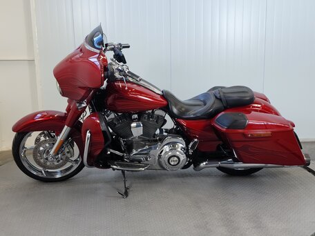 2016 Harley-Davidson CVO Street Glide, красный, 1569000 рублей, вид 5