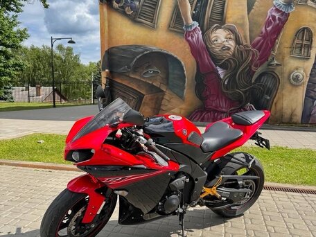 2013 Yamaha YZF-R1, красный, 800000 рублей, вид 5