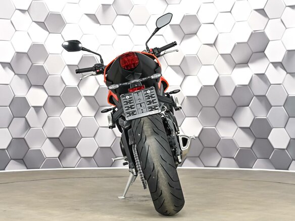 2025 Triumph Street Triple, оранжевый, 1289000 рублей - вид 5