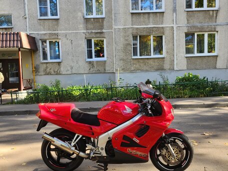 1995 Honda VF 750, красный, 220000 рублей, вид 5