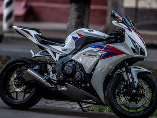 2013 Honda CBR 1000 RR/RA Fireblade, белый, 1060000 рублей, вид 4