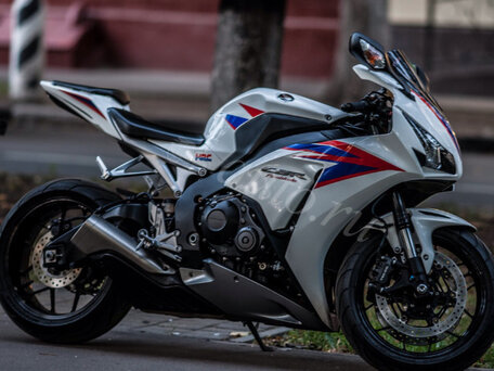 2013 Honda CBR 1000 RR/RA Fireblade, белый, 1060000 рублей, вид 4