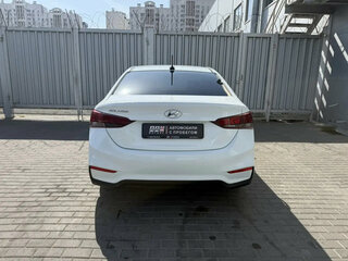 2017 Hyundai Solaris II, белый, 825000 рублей, вид 5