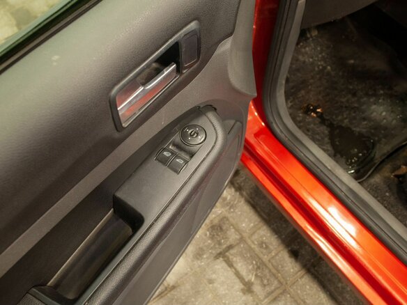 2006 Ford Focus II, красный, 390000 рублей - вид 32