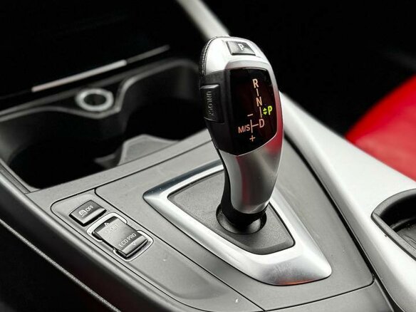 2011 BMW 1 серии 116i II (F20/F21), белый, 930000 рублей - вид 12