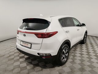 2018 Kia Sportage IV Рестайлинг, белый, 1929000 рублей, вид 5