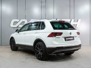 2017 Volkswagen Tiguan II, белый, 2449000 рублей, вид 2