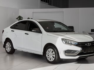 2024 Lada (ВАЗ) Vesta I Рестайлинг (NG), белый, 1575000 рублей, вид 3