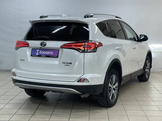2018 Toyota RAV4 IV (XA40) Рестайлинг, белый, 2375000 рублей, вид 4