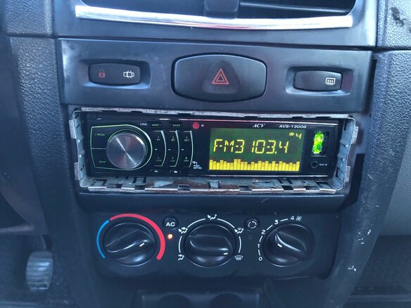 2007 Renault Symbol I Рестайлинг 2, чёрный, 105000 рублей - вид 12