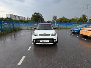 2018 Kia Soul II Рестайлинг, белый, 1900000 рублей, вид 1