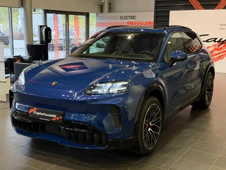 2026 Porsche Cayenne S Electric IV, синий, 34480000 рублей, вид 1