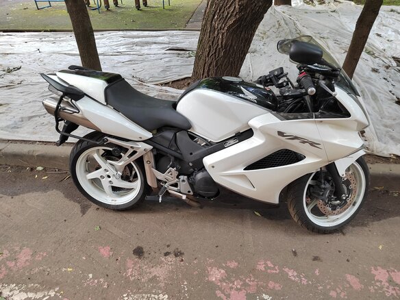 2009 Honda VFR 800, белый, 550000 рублей - вид 6