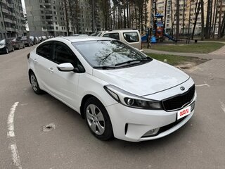 2019 Kia Cerato III Рестайлинг (Classic), белый, 1200000 рублей, вид 3