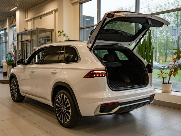 2025 Geely Monjaro I Рестайлинг, белый - вид 7