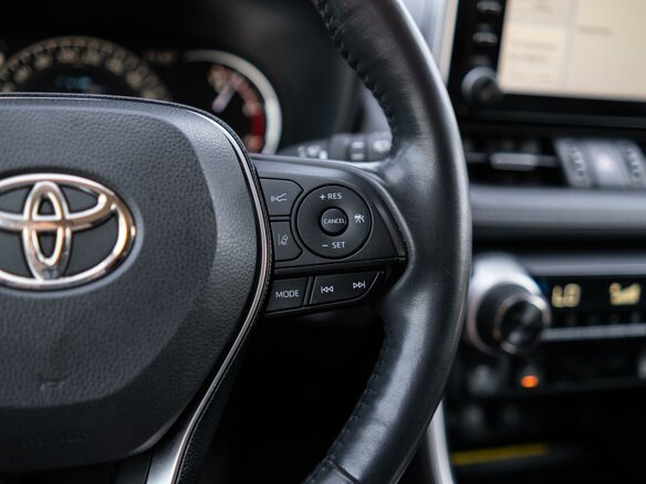 2020 Toyota RAV4 V (XA50), белый, 3599000 рублей - вид 18