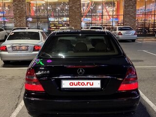 2004 Mercedes-Benz E-Класс 320 III (W211, S211), чёрный, 700000 рублей, вид 3