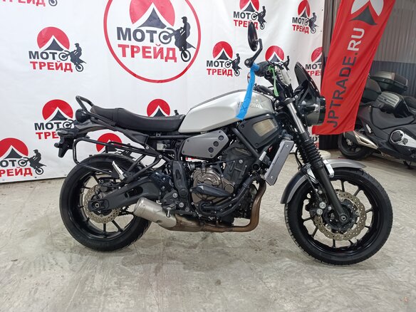 2018 Yamaha XSR700, серебристый, 640000 рублей - вид 1