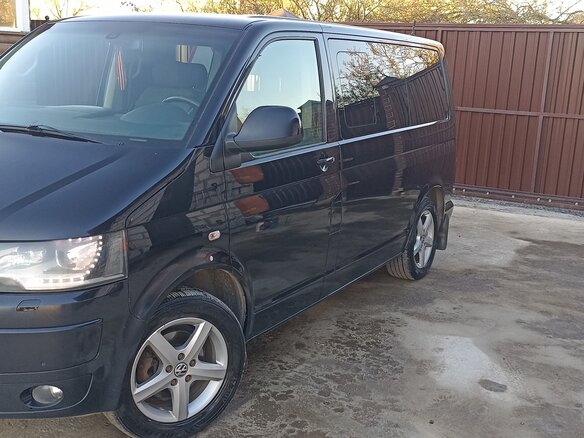 2013 Volkswagen Multivan T5 Рестайлинг, чёрный, 1940000 рублей - вид 7