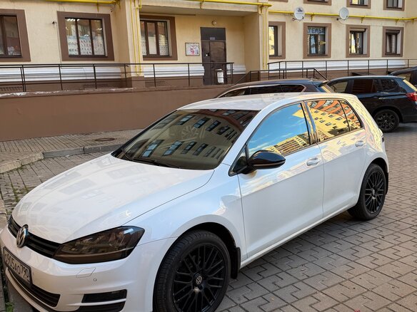 2013 Volkswagen Golf VII, белый, 960000 рублей