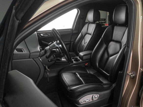 2018 Porsche Macan I, коричневый, 4269000 рублей - вид 14