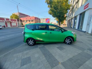 2018 Toyota Sienta II Рестайлинг, зелёный, 1350000 рублей, вид 4