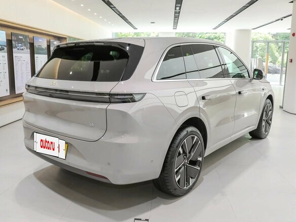 2025 Li Auto (Lixiang) L6 I, серебристый, 7650000 рублей - вид 6
