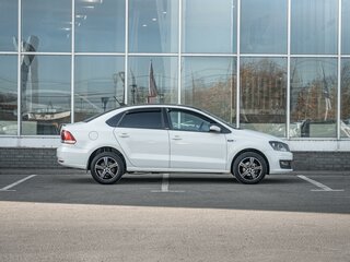 2018 Volkswagen Polo V Рестайлинг, белый, 999000 рублей, вид 5