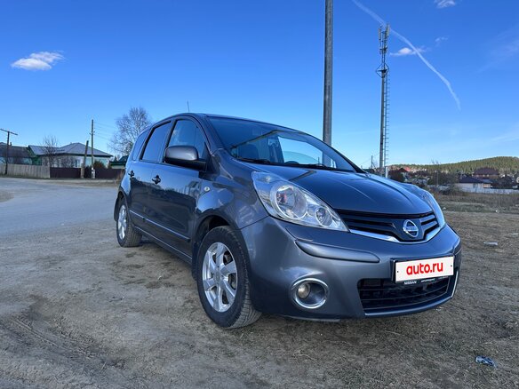 2013 Nissan Note I Рестайлинг, серый - вид 2