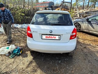 2013 Skoda Fabia II Рестайлинг, белый, 425000 рублей, вид 2