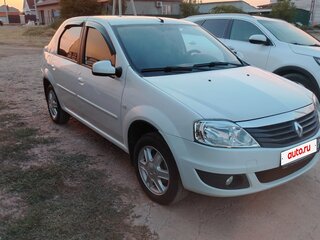 2013 Renault Logan I Рестайлинг, белый, 460000 рублей, вид 2