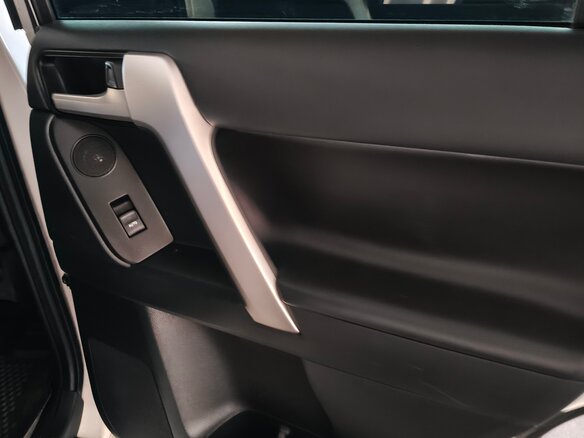 2021 Toyota Land Cruiser Prado 150 Series Рестайлинг 3, белый - вид 10