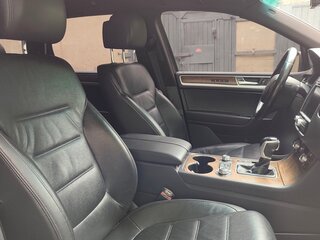 2017 Volkswagen Touareg II Рестайлинг, чёрный, 4049000 рублей, вид 5