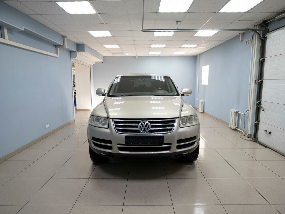 Открыть фотографии: Volkswagen Touareg I