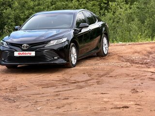 2020 Toyota Camry VIII (XV70), чёрный, 2450000 рублей, вид 1