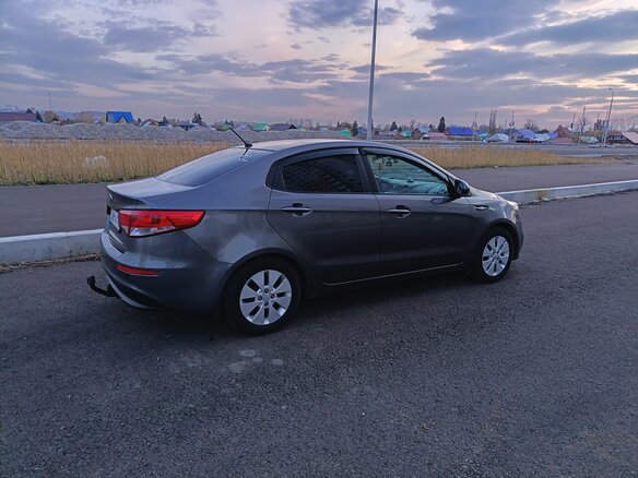 2015 Kia Rio III Рестайлинг, серый, 990000 рублей - вид 9