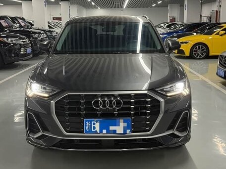 2020 Audi Q3 35 TFSI II (F3), серый, 1790000 рублей, вид 2