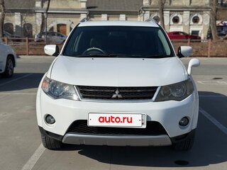 2007 Mitsubishi Outlander II, белый, 950000 рублей, вид 2