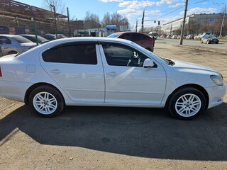 2010 Skoda Octavia DSG7 II (A5) Рестайлинг, белый, 730000 рублей, вид 4
