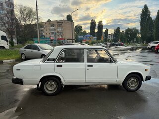 2001 Lada (ВАЗ) 2107, белый, 139000 рублей, вид 3