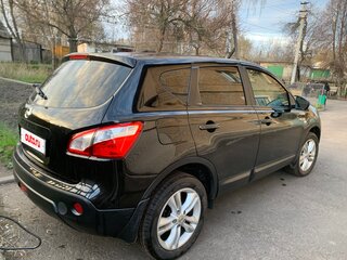 2011 Nissan Qashqai I Рестайлинг, чёрный, 950000 рублей, вид 4
