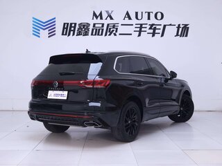 2025 Volkswagen Touareg III Рестайлинг, чёрный, 7180000 рублей, вид 5