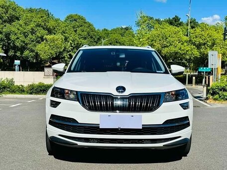 2023 Skoda Karoq I Рестайлинг, белый, 2130000 рублей, вид 2