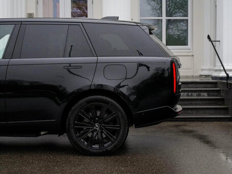 2025 Land Rover Range Rover P550e V, чёрный, 22480000 рублей, вид 3