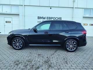2021 BMW X5 30d IV (G05/G18), чёрный, 6499000 рублей, вид 5