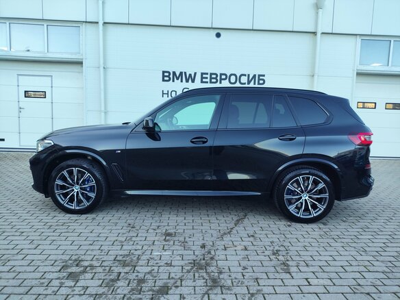 2021 BMW X5 30d IV (G05/G18), чёрный, 6499000 рублей - вид 4