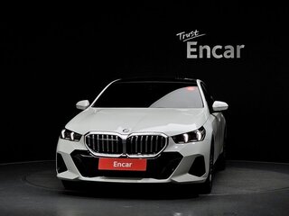 2025 BMW 5 серии 523d xDrive VIII (G60/G61/G68), белый, 9900000 рублей, вид 2