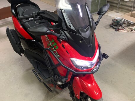 2025 Yamaha NMAX, красный, 135000 рублей, вид 2