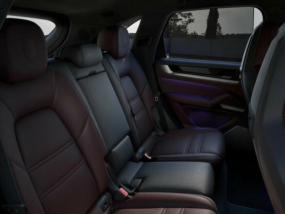 2026 Porsche Cayenne GTS III Рестайлинг, чёрный, 26756180 рублей - вид 12